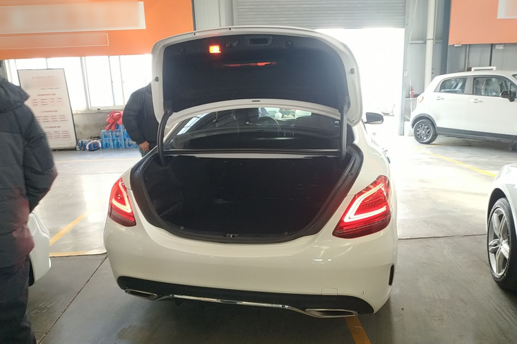 奔驰C级 2020款 C 260 L 运动版局部细节23