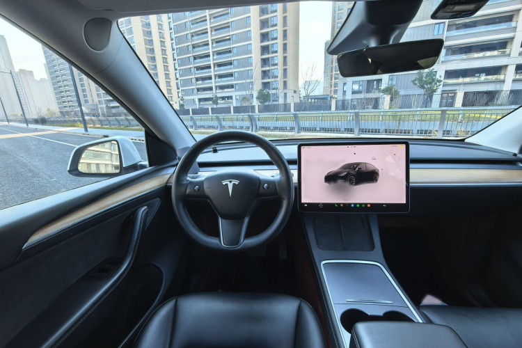 特斯拉 Model Y 2022款 长续航全轮驱动版中控内饰7007