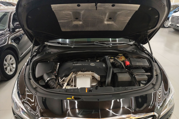 别克 君越 2018款 28T 精英型机舱底盘24