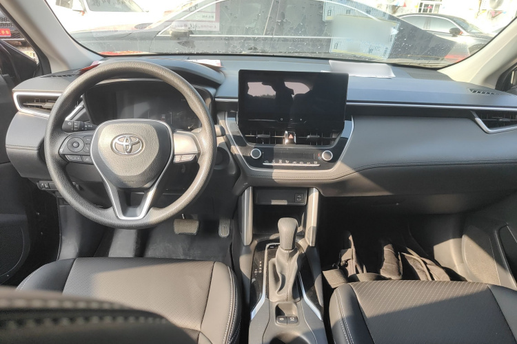 丰田 锋兰达 2023款 2.0L CVT精英版中控内饰7002
