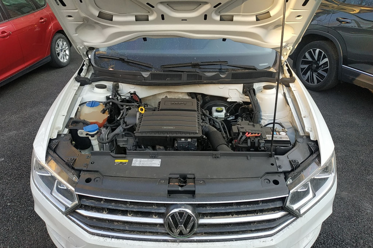 大众 宝来 2018款 1.5L 自动时尚型机舱底盘24