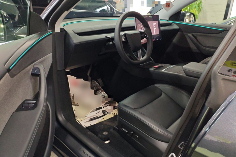 特斯拉 Model Y 2025款 后轮驱动 首发版中控内饰20