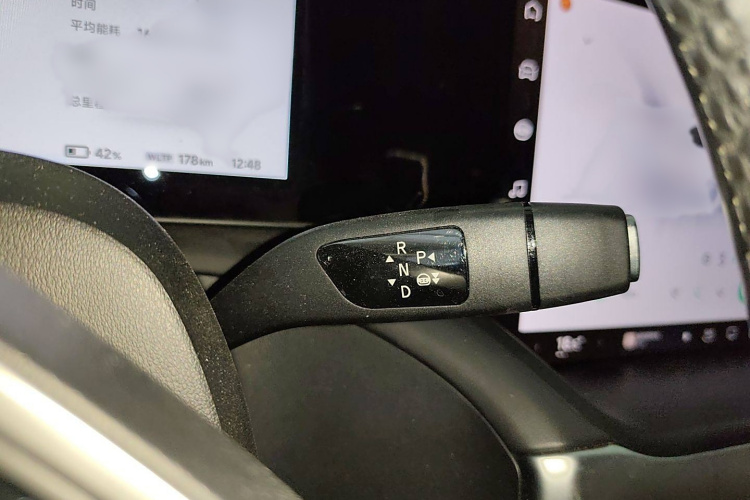 小鹏P7 2021款 480N局部细节18