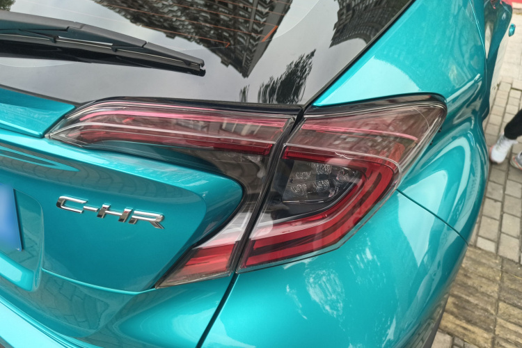 丰田C-HR 2020款 2.0L 豪华版车身外观6003
