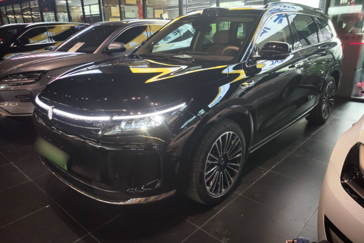 鸿蒙智行 问界M7 2024款 1.5T 智驾后驱Ultra版 5座车身外观1