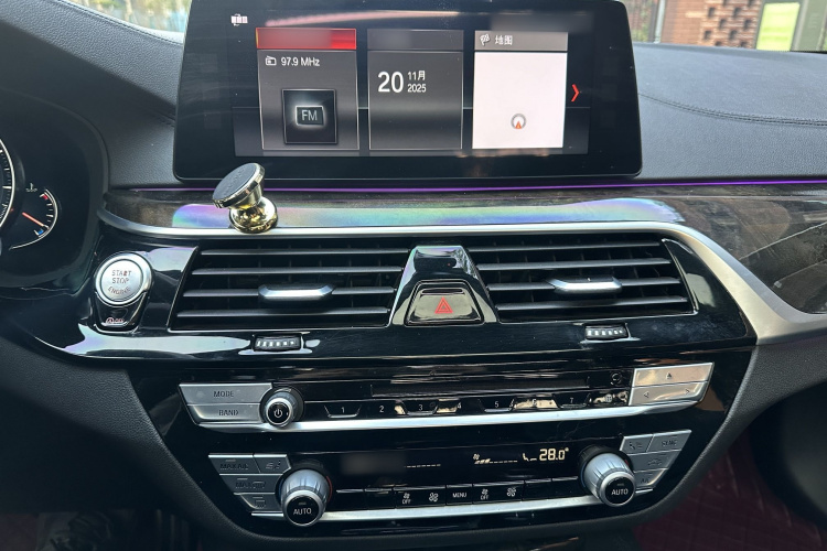 宝马5系 2018款 525Li M运动套装中控内饰7007