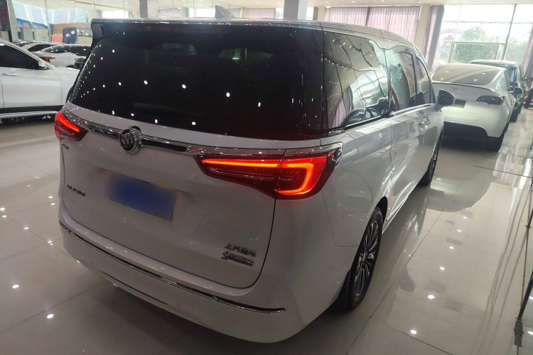 别克GL8 2022款 ES陆尊 653T 旗舰型车身外观7