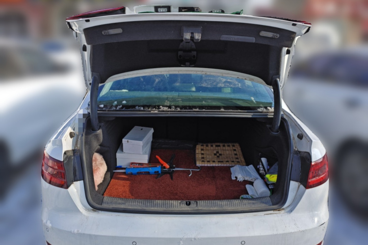 奥迪A4L 2018款 30周年年型 40 TFSI 进取型中控内饰23