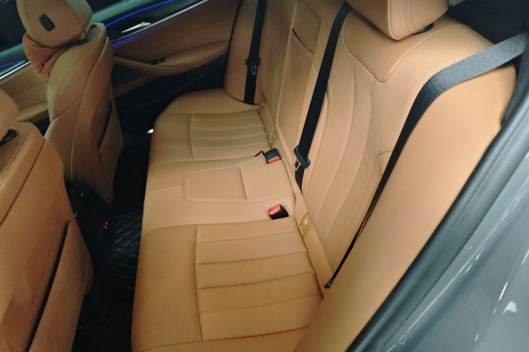 宝马5系(进口) 2022款 530i M运动套装中控内饰21