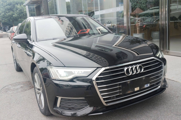 奥迪A6L 2021款 40 TFSI 豪华致雅型车身外观3