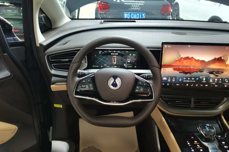 腾势D9 2024款 DM-i 980 四驱尊荣型中控内饰13