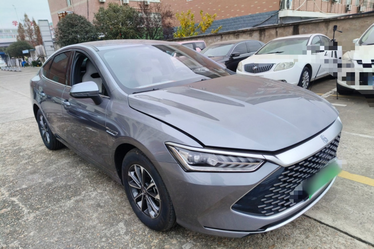 比亚迪 秦PLUS 2024款 荣耀版 DM-i 55KM领先型车身外观6002