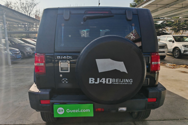 北京BJ40 2016款 40L 2.0T 手动四驱尊贵版车身外观6004