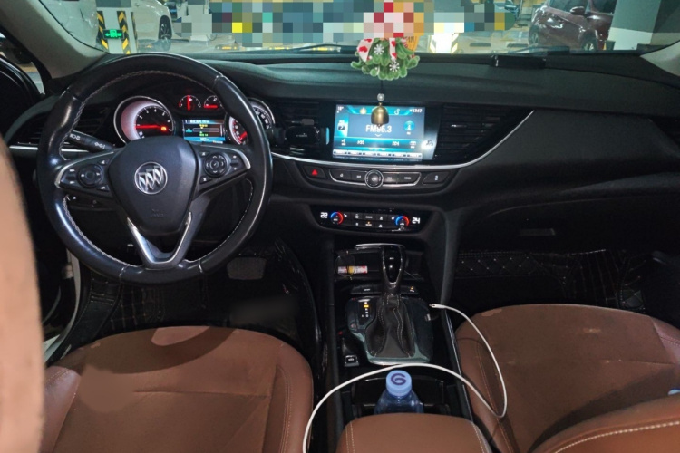 别克 君威 2019款 20T 精英型 国V中控内饰7002