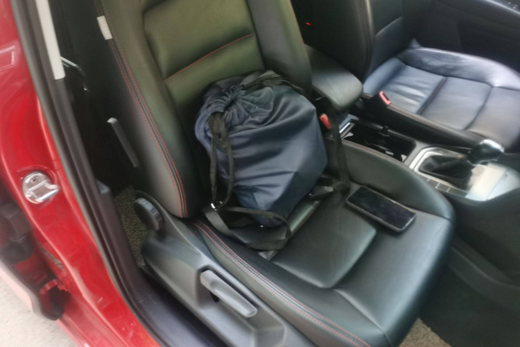 大众 高尔夫·嘉旅 2016款 230TSI 自动进取型局部细节41