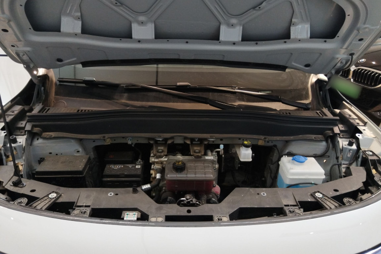 零跑汽车 零跑B10 2025款 510悦享版机舱底盘24