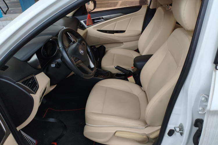 长安 逸动 2016款 1.6L 自动风尚型中控内饰19