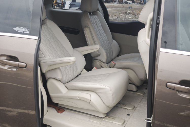 别克GL8 2023款 陆上公务舱 舒适型中控内饰7007