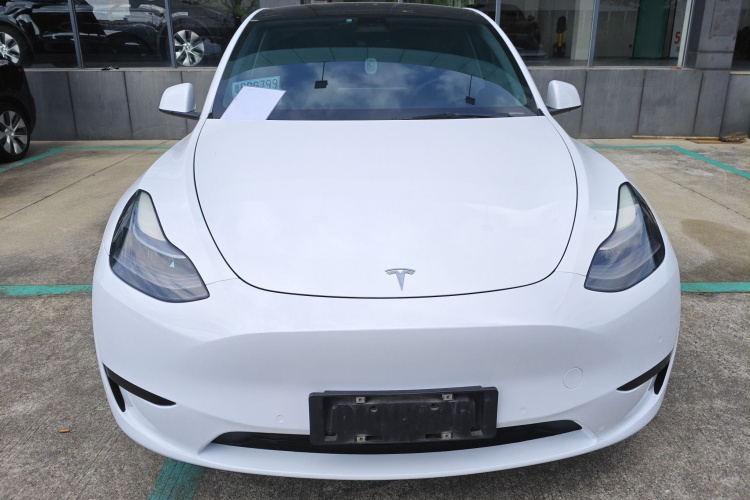 特斯拉 Model Y 2022款 后轮驱动版车身外观2