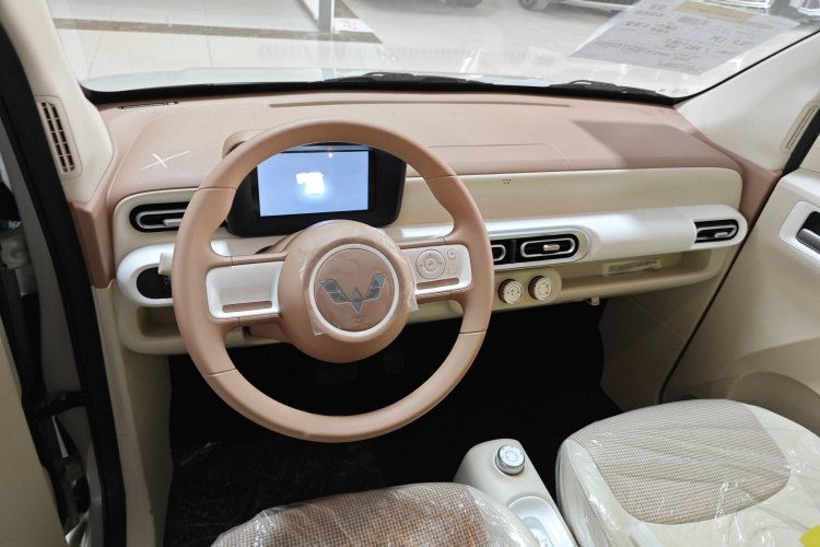 五菱汽车 宏光MINIEV 2024款 第三代 215km 青春版中控内饰7002