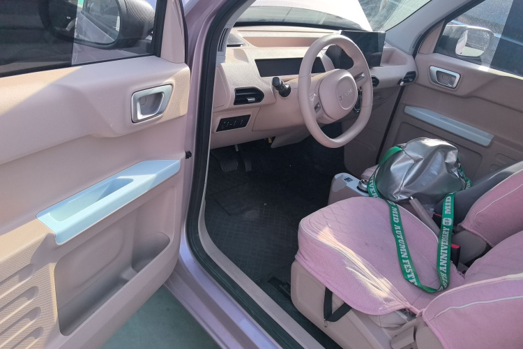 吉利银河 2023款 熊猫mini 200km 耐力熊中控内饰7003