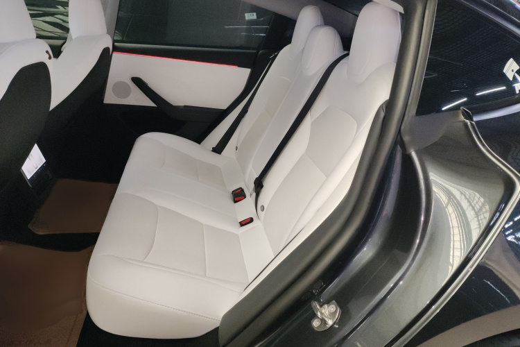 特斯拉 Model 3 2023款 后轮驱动版中控内饰7004
