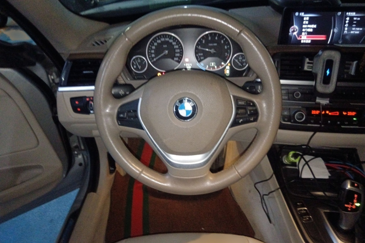 宝马3系GT 2013款 320i 风尚设计套装局部细节13