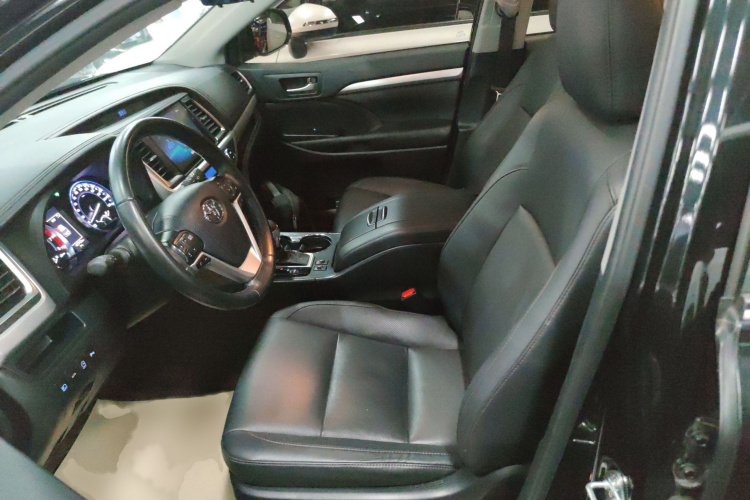 丰田 汉兰达 2021款 2.0T 四驱豪华版 7座局部细节19