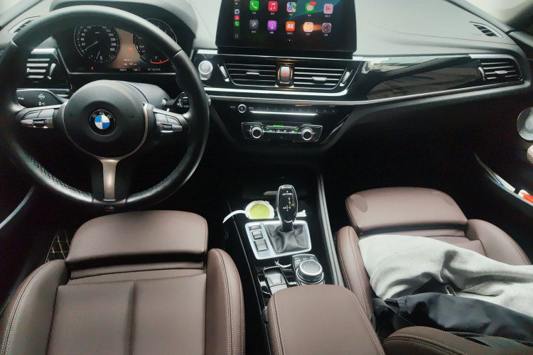 宝马1系 2022款 120i M运动曜夜版中控内饰12