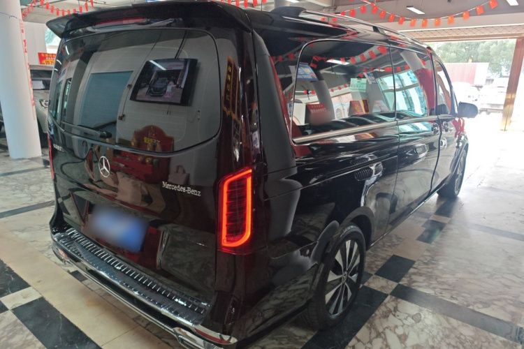 奔驰 威霆 2023款 2.0T 精英版 7座车身外观6005