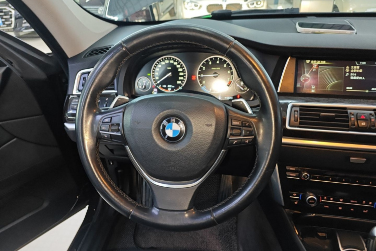 宝马5系GT 2014款 535i 领先型中控内饰13