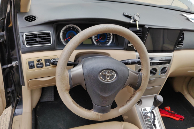 丰田 花冠 2013款 1.6L 自动豪华版中控内饰13