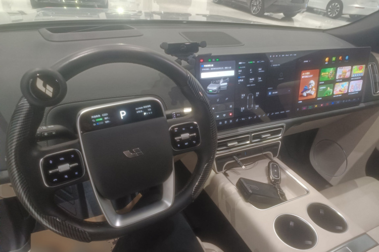 理想汽车 理想L9 2022款 Max中控内饰12