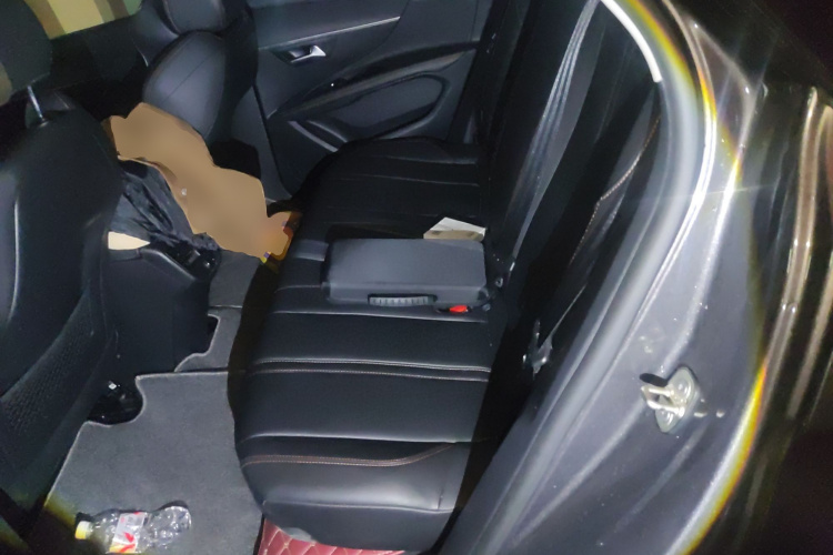 标致4008 2019款 350THP 尝先版中控内饰21