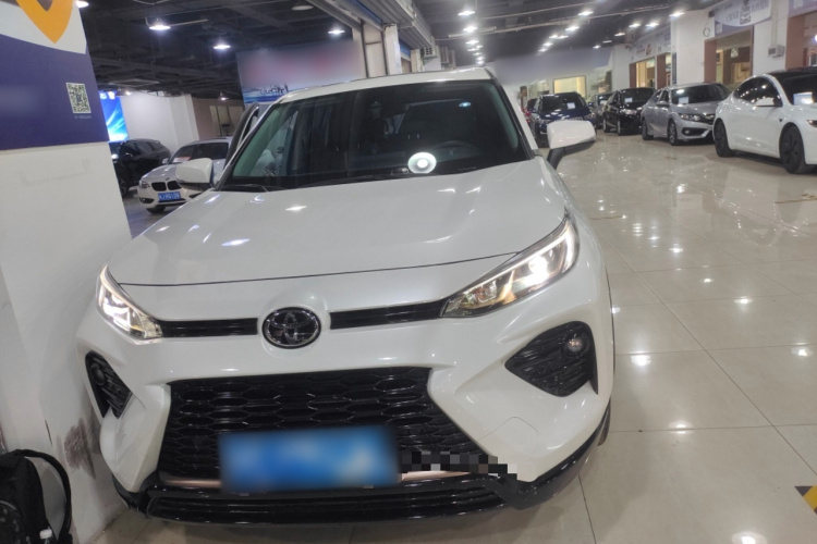 丰田 威兰达 2024款 2.0L CVT两驱都市版车身外观2