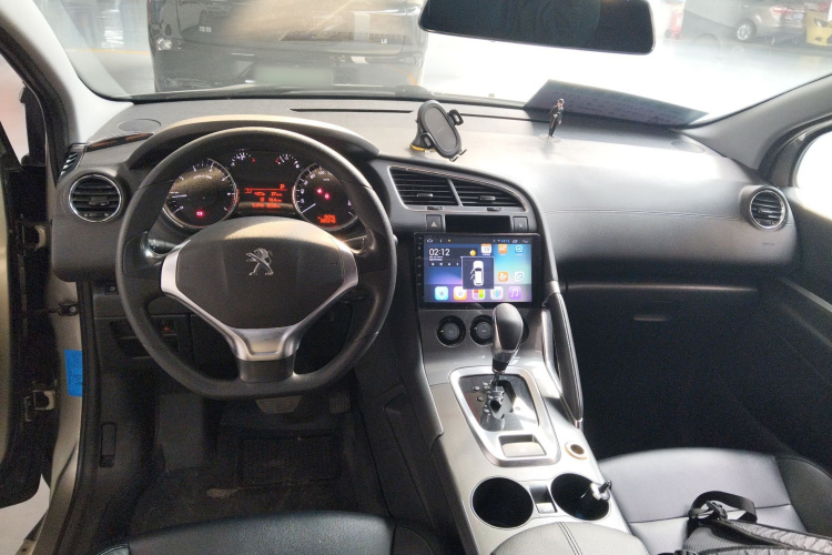 标致3008 2016款 2.0L 自动标准版中控内饰12