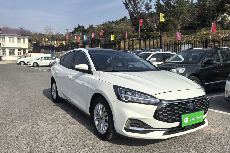 福特 福克斯 2021款 三厢 EcoBoost 180 自动锋潮型车身外观6001