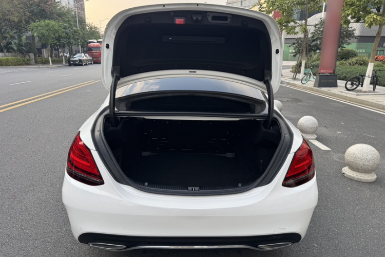 奔驰C级 2021款 C 200 L 时尚型运动版局部细节23