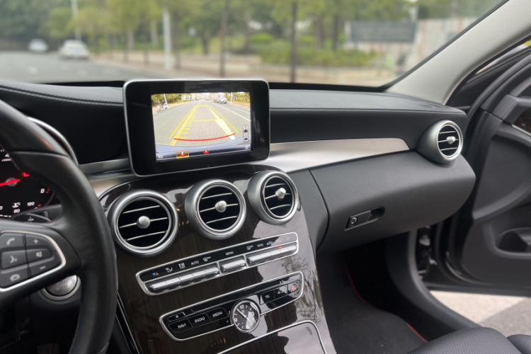 奔驰C级 2017款 改款 C 200 L中控内饰7010