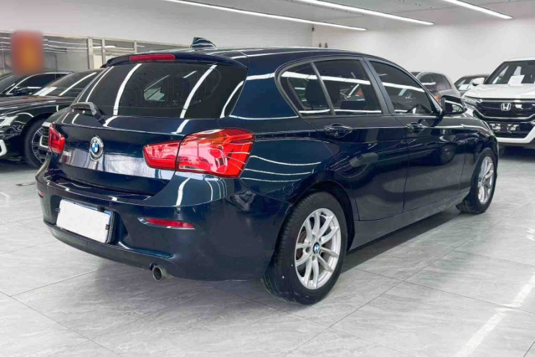 宝马1系(进口) 2016款 118i 领先型车身外观6005