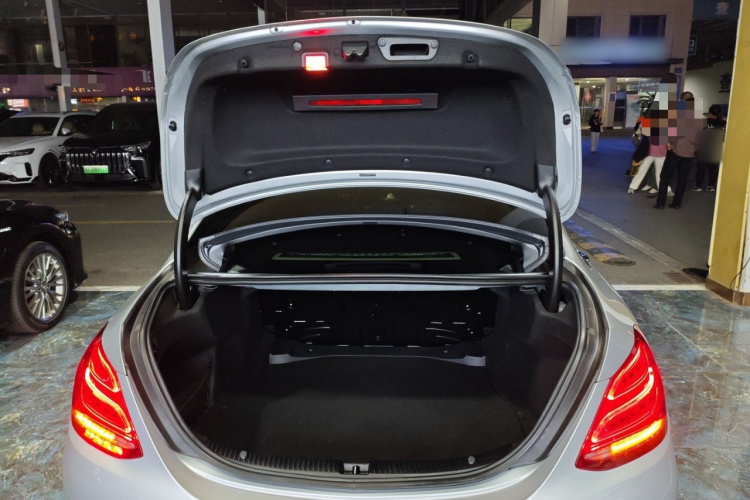 奔驰C级 2017款 C 200 L 运动版局部细节23