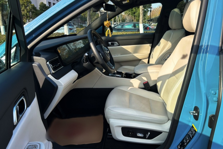 理想汽车 理想ONE 2021款 增程6座版中控内饰7003