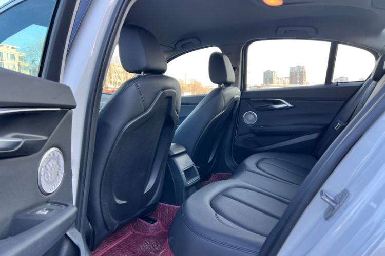 宝马1系 2021款 改款 120i M运动版中控内饰7003