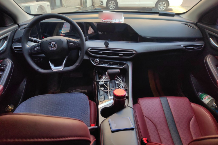 长安 逸动 2021款 PLUS 蓝鲸NE 1.4T GDI DCT尊贵型中控内饰12