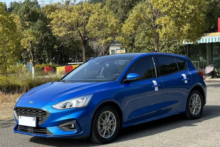 福特 福克斯 2020款 两厢 EcoBoost 180 自动锋潮型车身外观1