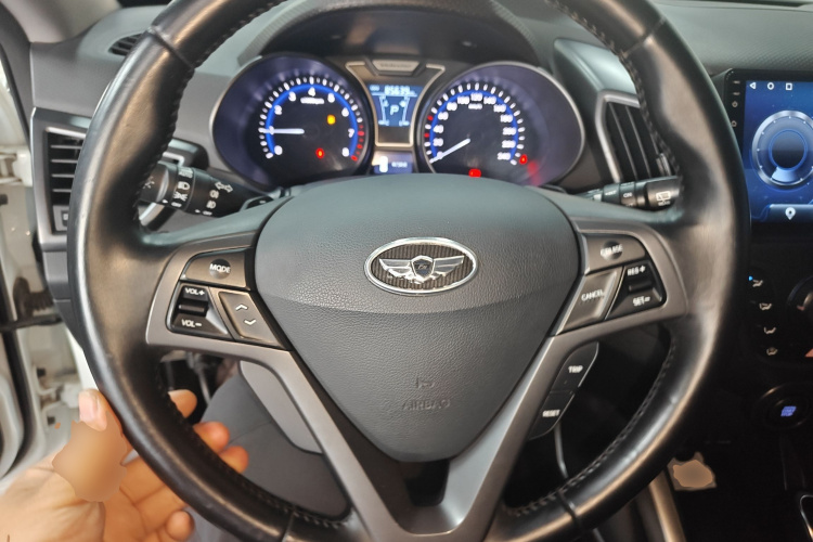 现代 Veloster飞思 2012款 1.6T 自动豪华版中控内饰13