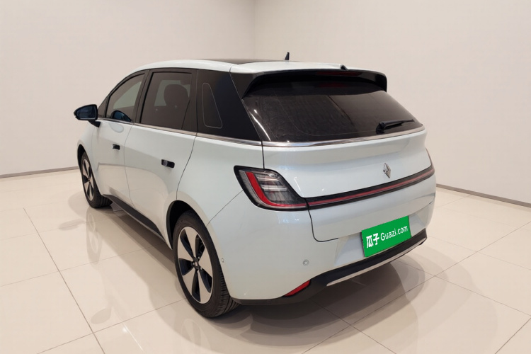 宝骏云朵 2023款 460 Pro 灵犀版车身外观5