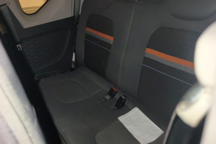 五菱汽车 宏光MINIEV 2021款 马卡龙时尚款 三元锂中控内饰21