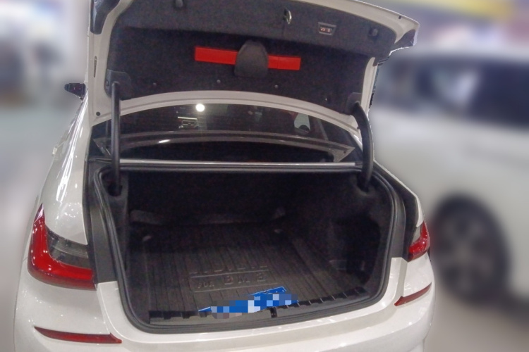 宝马3系 2022款 325Li M运动套装中控内饰23