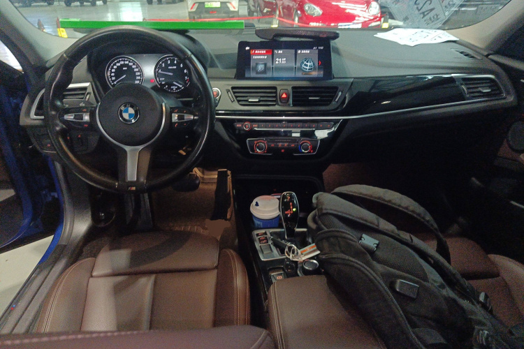 宝马1系 2020款 120i M运动套装中控内饰7002